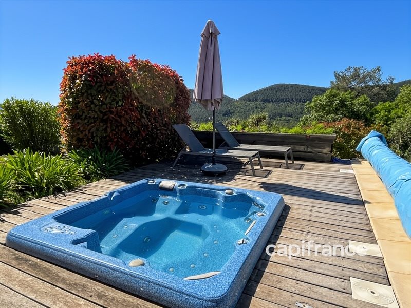 Maison à vendre, 160m², Bagnols-en-Forêt