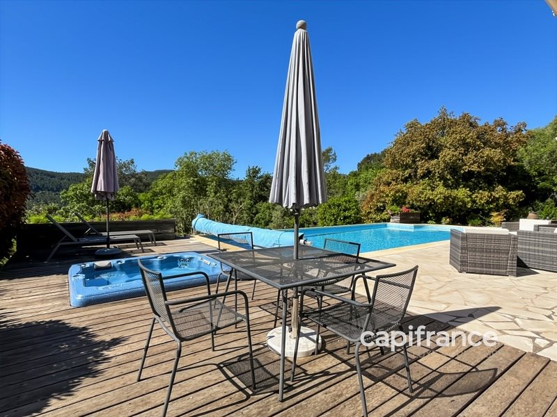 Maison à vendre, 160m², Bagnols-en-Forêt