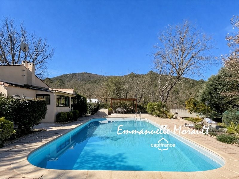 Maison à vendre, 105m², Bagnols-en-Forêt