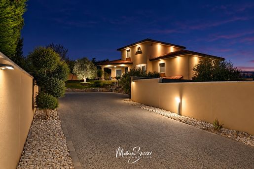 Maison 5 pièces 142 m² · à Orliénas · 142 m² · 589 000 €