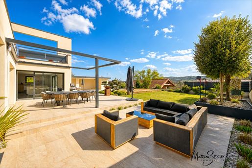 Maison 8 pièces 365 m² · à Thurins · 365 m² · 1 150 000 €