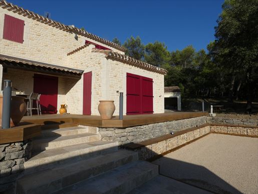Maison 7 pièces 184 m² · à Vacquières · 184 m² · 839 000 €