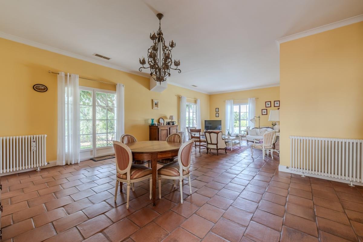 Maison à vendre, 214m², Saint-Laurent-d'Aigouze