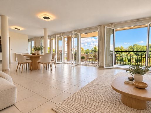 Appartement 5 pièces 180 m² · à Divonne-les-Bains · 180 m² · 949 000 €
