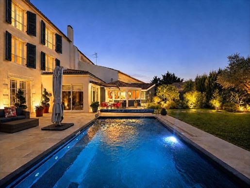 Maison 8 pièces 475 m² · à Marans · 475 m² · 1 266 000 €