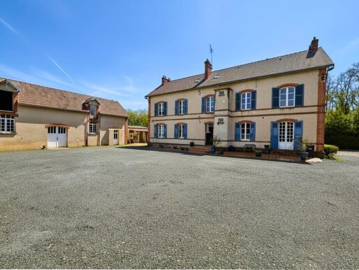 Maison 9 pièces 285 m² · à Châteaudun · 285 m² · 355 000 €