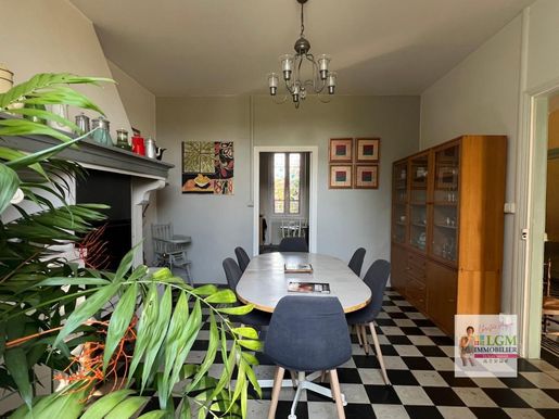 Maison 5 pièces 157 m² · à Cardet · 157 m² · 490 000 €