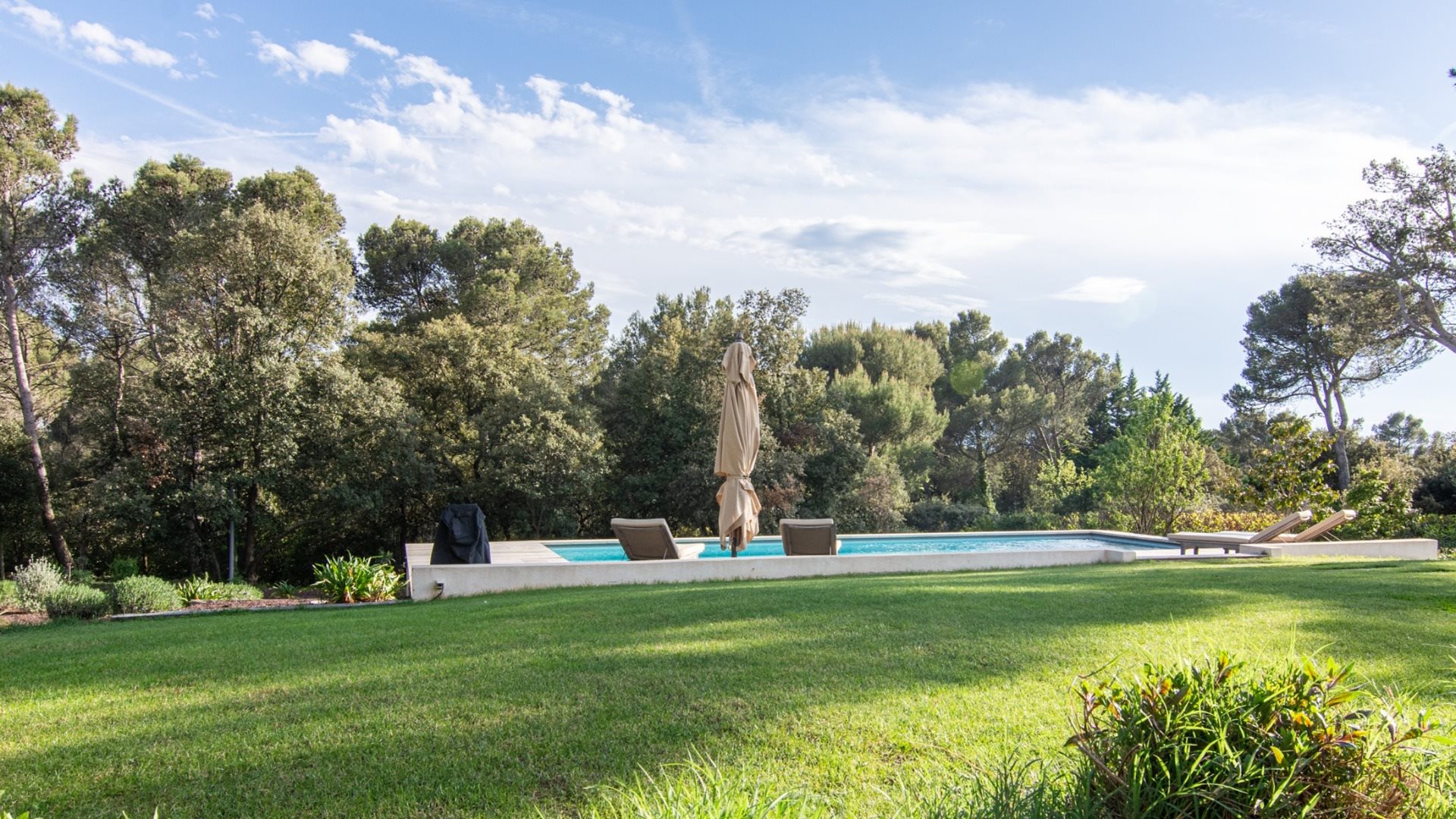 Maison à vendre, 342m², Saint-Marc-Jaumegarde