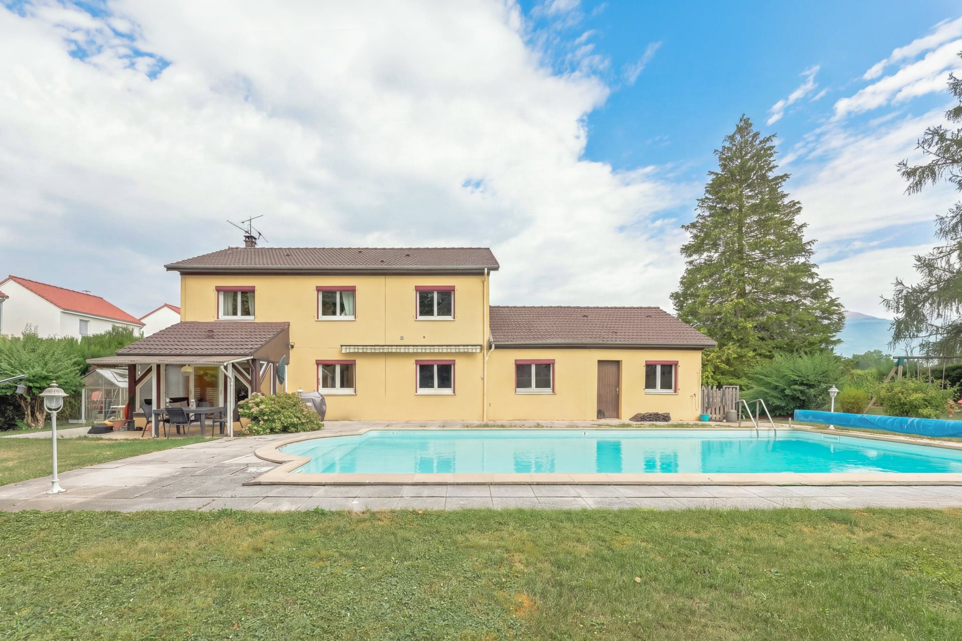 Maison à vendre, 141m², Saint-Genis-Pouilly