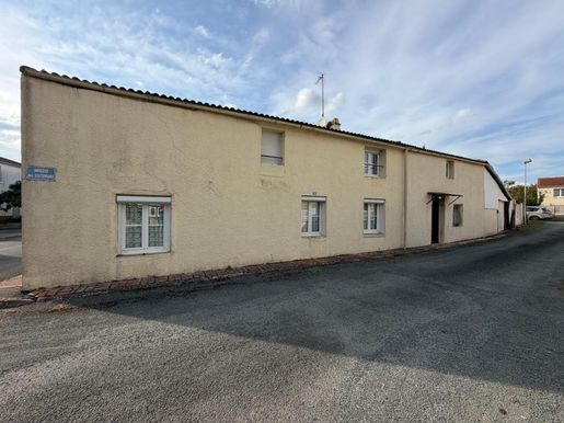Maison 7 pièces 135 m² · à Corpe · 135 m² · 100 000 €