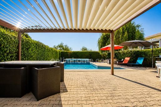 Maison 7 pièces 179 m² · à Villariès · 179 m² · 435 000 €