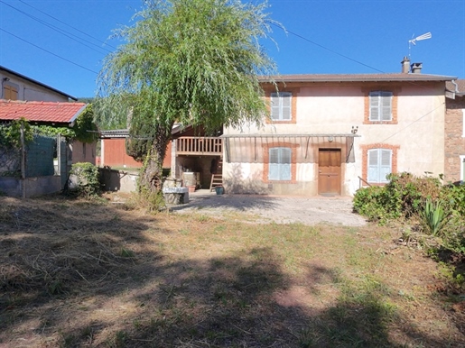 Maison 4 pièces 87 m² · à Lamure-sur-Azergues · 87 m² · 138 000 €
