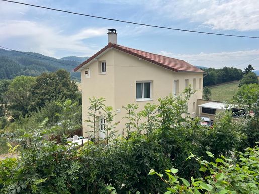 Maison 6 pièces 135 m² · à Lamure-sur-Azergues · 135 m² · 156 000 €