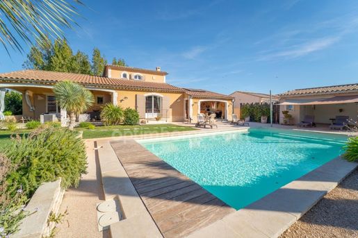 Maison 5 pièces 145 m² · à Paradou · 145 m² · 1 250 000 €
