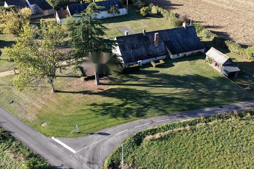 Maison 6 pièces 249 m² · à Sarcé · 249 m² · 180 000 €