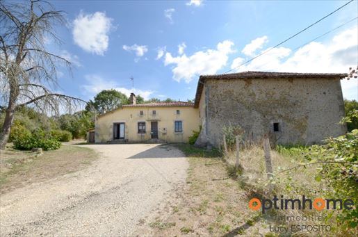 Maison 4 pièces 88 m² · à Alloue · 88 m² · 82 000 €