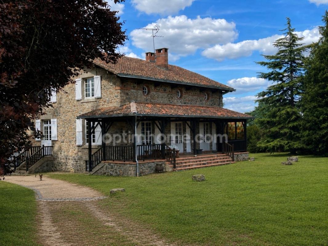 Maison à vendre, 231m², Chabanais