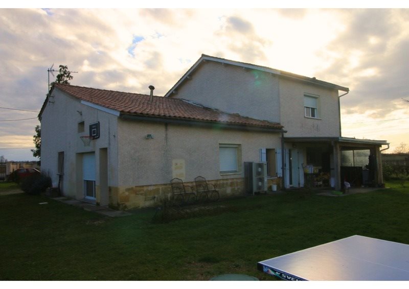 Maison à vendre, 170m², Saint-Pey-d'Armens