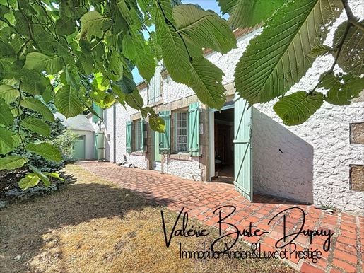 Maison 8 pièces 250 m² · à Vennecy · 250 m² · 337 000 €