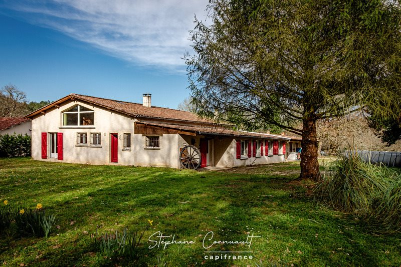 Maison à vendre, 251m², Saint-Front-de-Pradoux