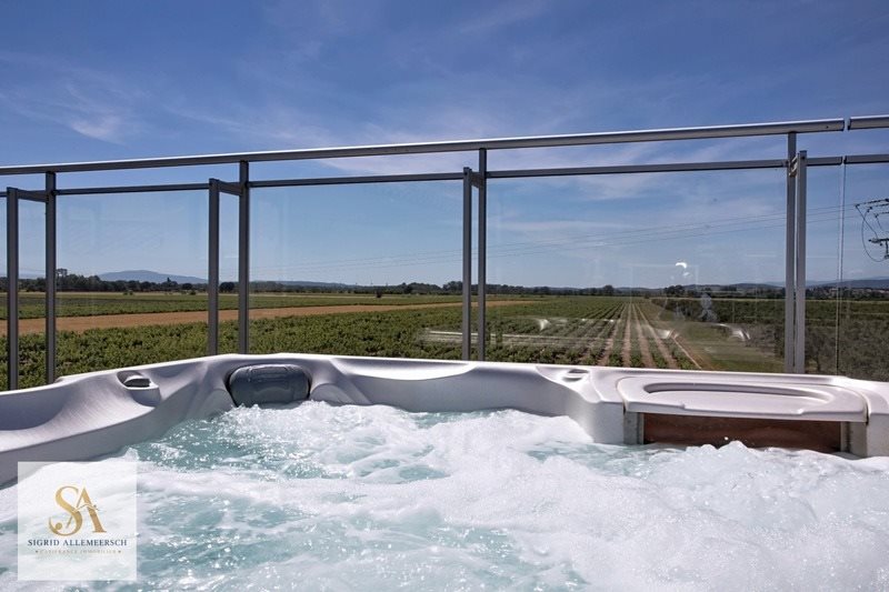 Exceptional estate spanning nearly 16 hectares on the riverbank - Vue 2
