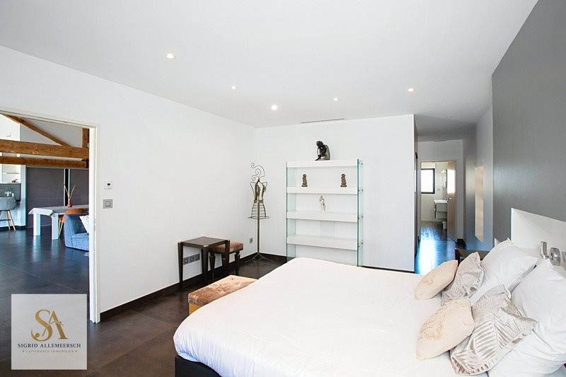 Exceptional estate spanning nearly 16 hectares on the riverbank - Vue 4
