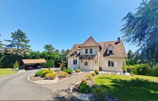 Maison 8 pièces 250 m² · à Givry · 250 m² · 596 000 €