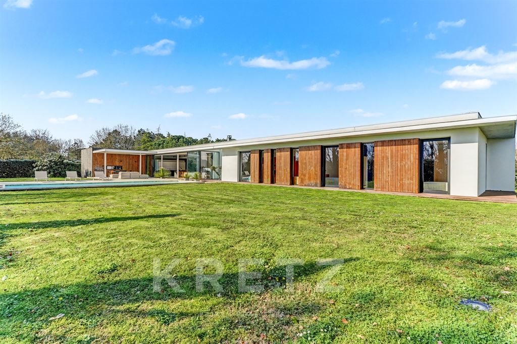 Exceptional Villa 250 m², 8 rooms, pool, in a peaceful haven in Pi – pohled 2