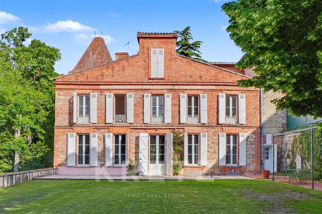 Mansion with Park, 15 Rooms on 1.2 Hectares in Lauragais – pohled 2
