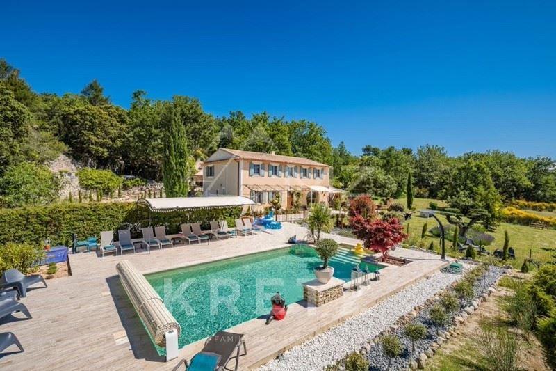 Maison à vendre, 340m², Murs