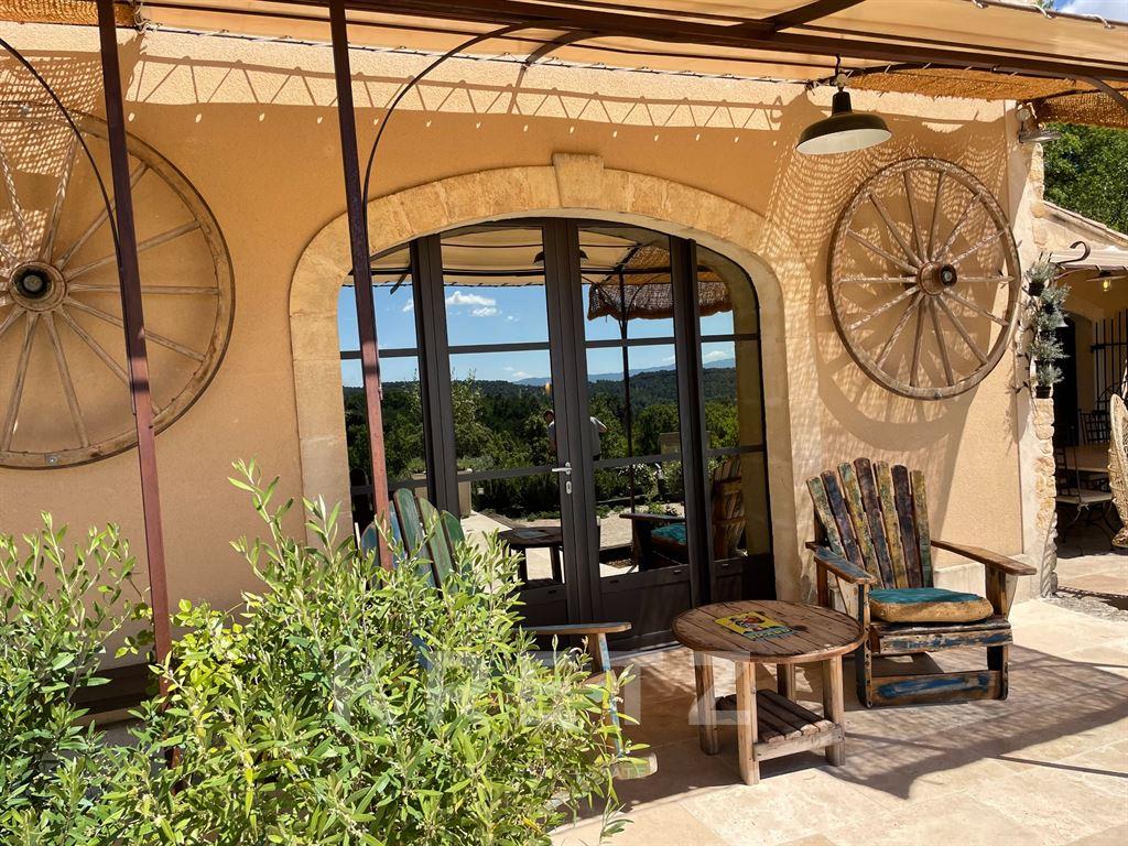 Maison à vendre, 340m², Murs