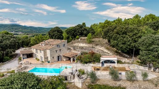 Maison 10 pièces 300 m² · à Pierrevert · 300 m² · 1 895 000 €
