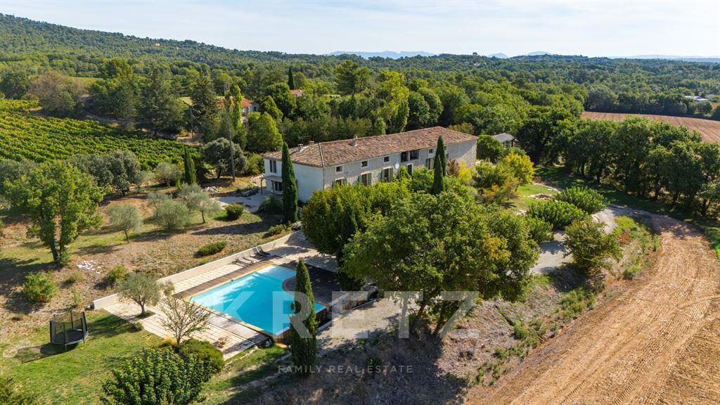 Maison à vendre, 650m², Pierrevert