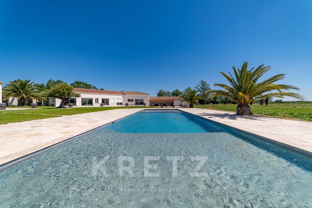 Maison à vendre, 2000m², Aigues-Mortes
