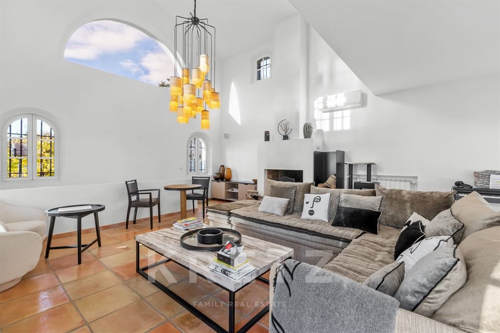 Maison à vendre, 328m², La Roquette-sur-Siagne