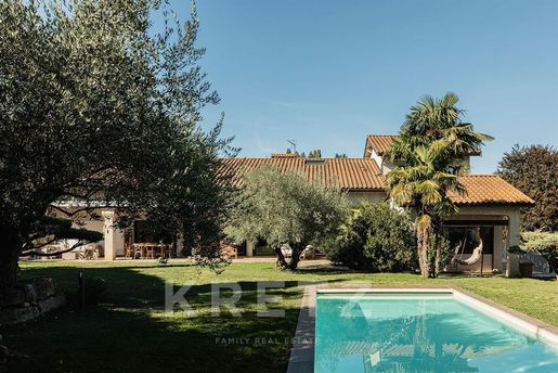 Maison 10 pièces 370 m² · à Saint-Didier-au-Mont-d'Or · 370 m² · 2 850 000 €