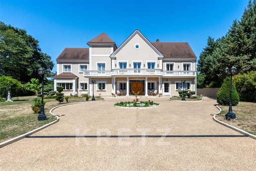 Maison 10 pièces 587 m² · à Poigny-la-Forêt · 587 m² · 2 850 000 €