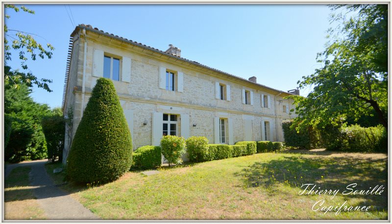 Maison à vendre, 392m², Petit-Palais-et-Cornemps