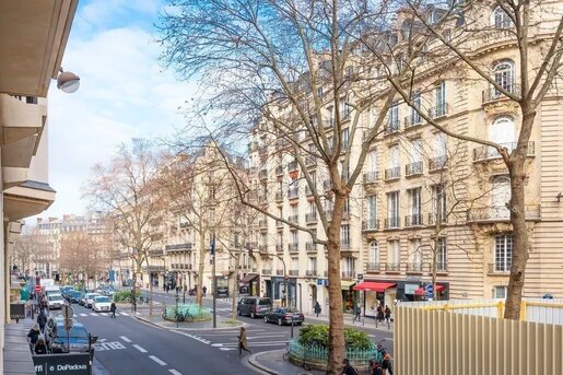 Local commercial 8 pièces 259 m² · à Paris 7ème · 259 m² · 7 200 000 €