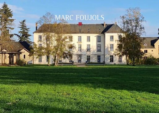 Maison 25 pièces 1480 m² · à Lavilletertre · 1 480 m² · 2 200 000 €