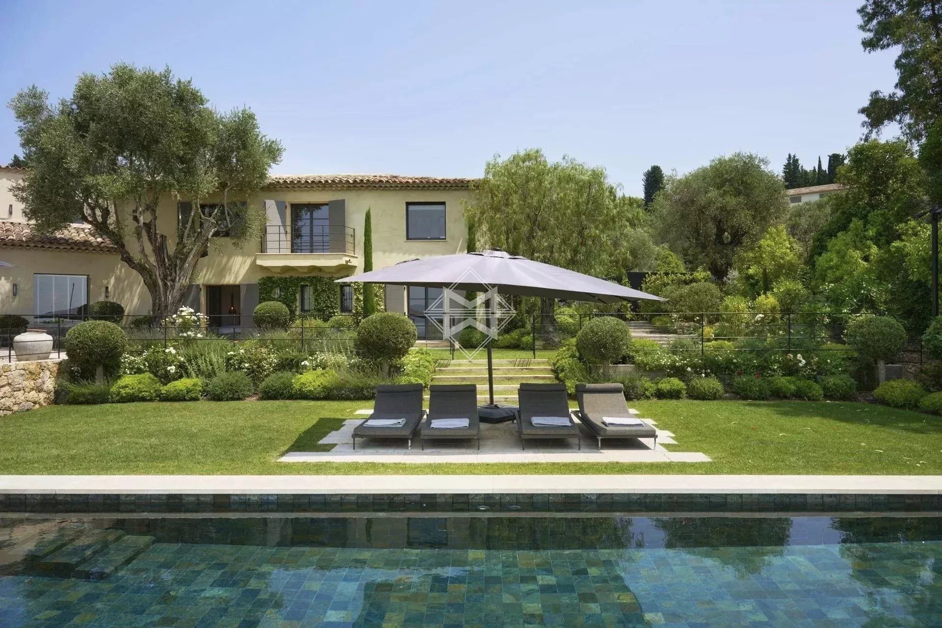 Maison à vendre, 402m², Grasse