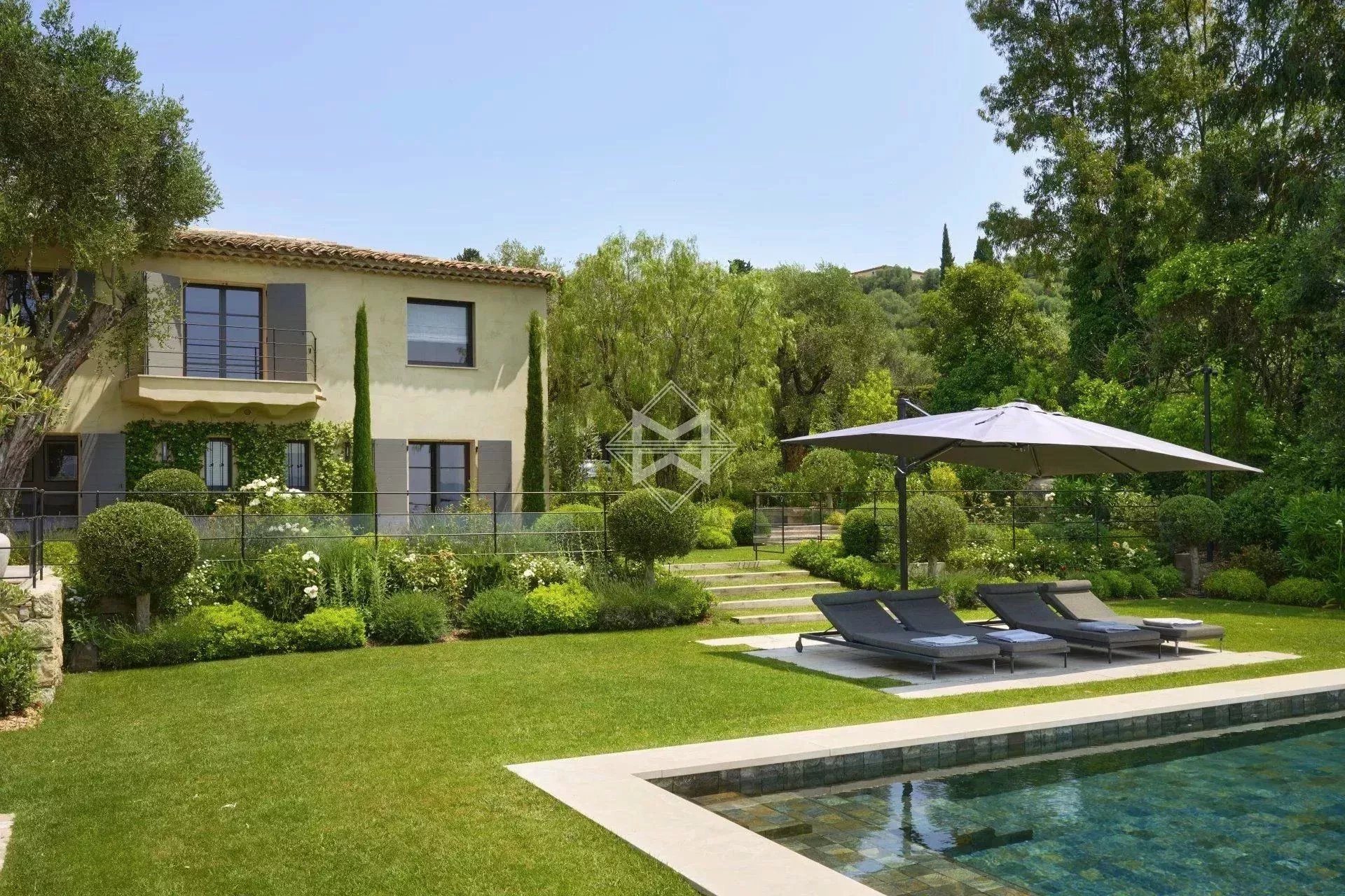 Maison à vendre, 402m², Grasse