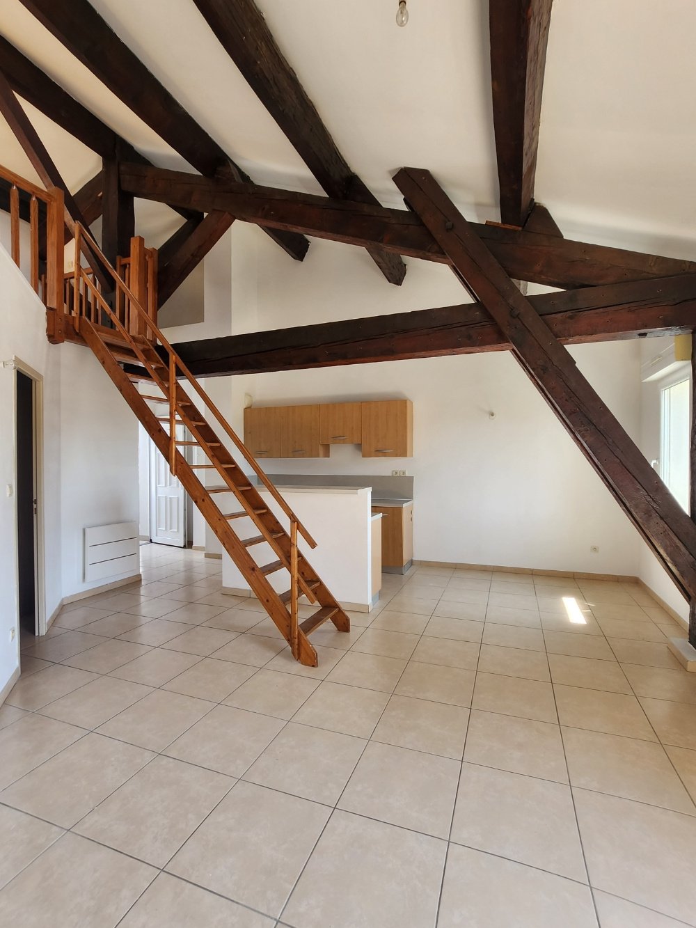 Appartement à louer, 47m², Roujan
