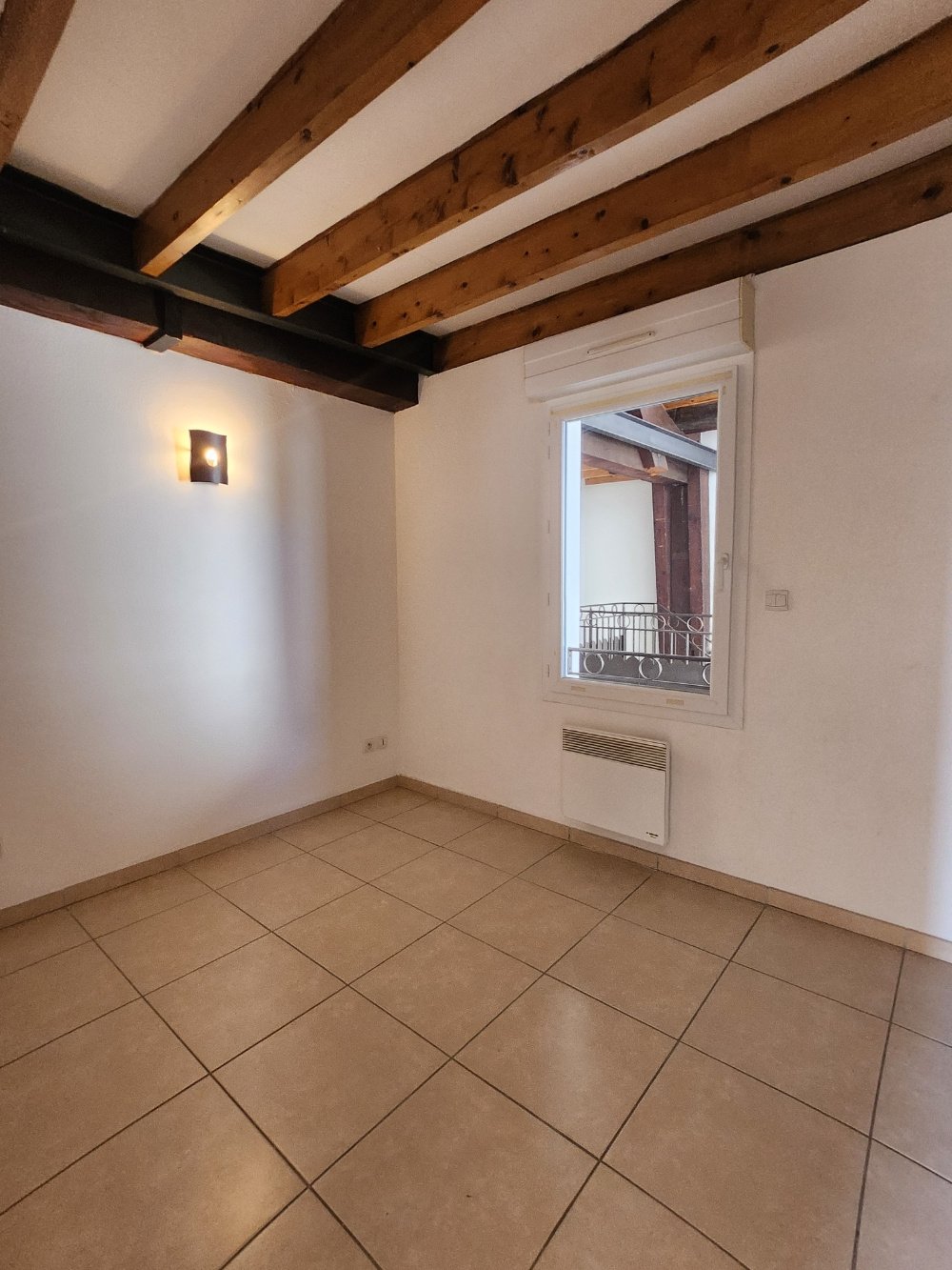 Appartement à louer, 47m², Roujan