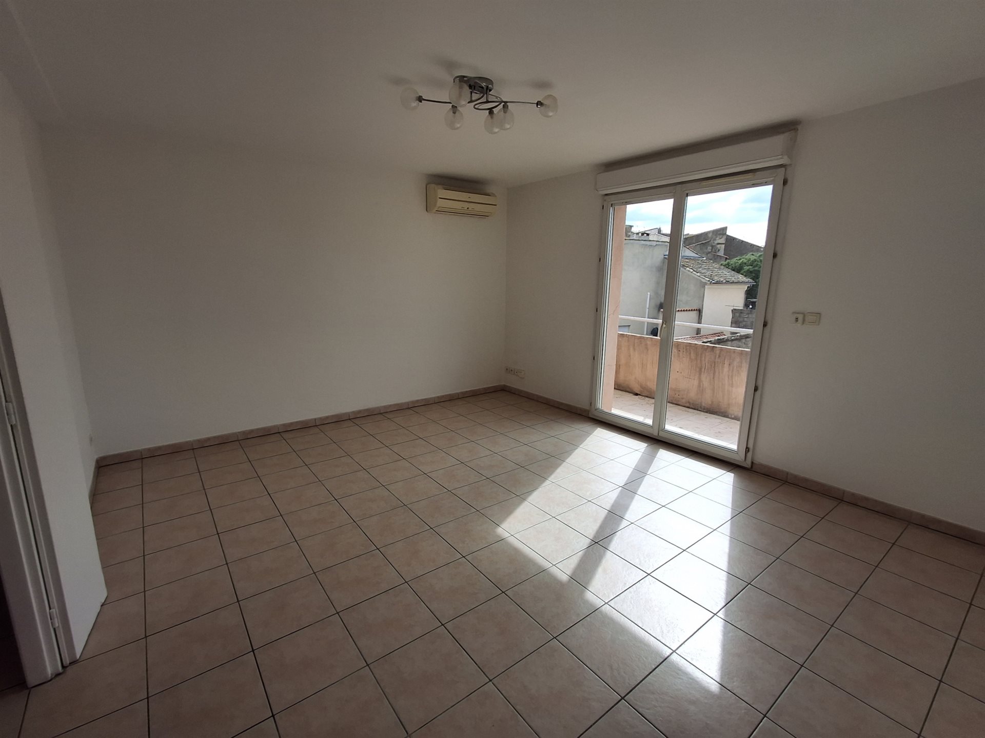 Appartement à louer, 50m², Servian