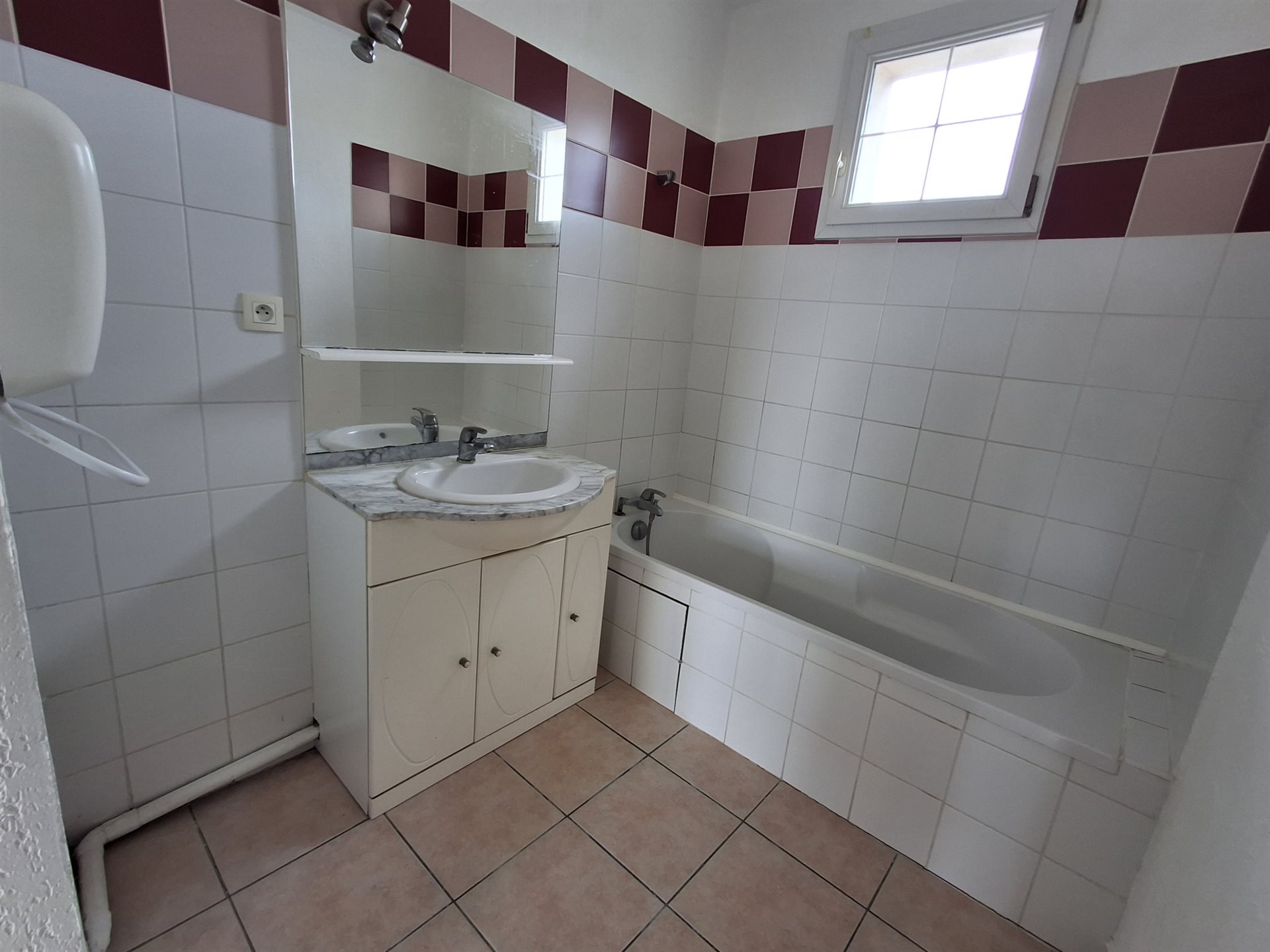 Appartement à louer, 50m², Servian