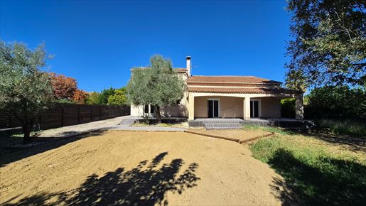 Maison 5 pièces 164 m² · à Saint-Privat-des-Vieux · 164 m² · 270 000 €