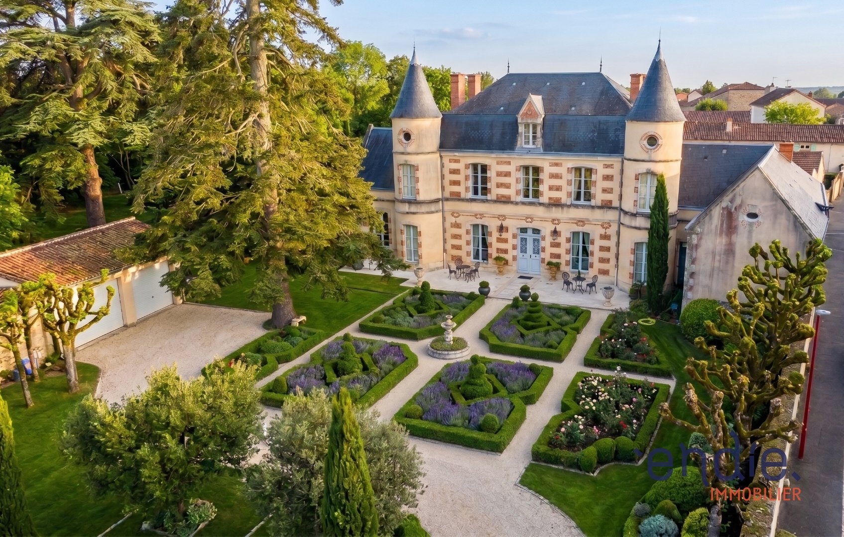Maison à vendre, 521m², Saint-Georges-lès-Baillargeaux