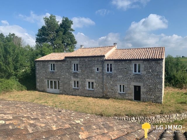Maison à vendre, 1093m², Saint-Ciers-du-Taillon