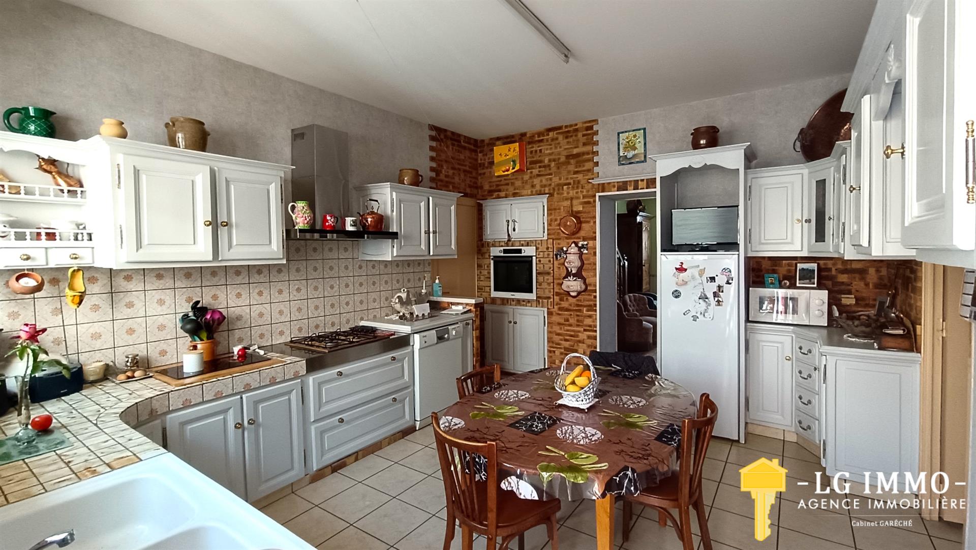 Maison à vendre, 260m², Saint-Genis-de-Saintonge